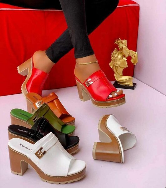 SANDALES