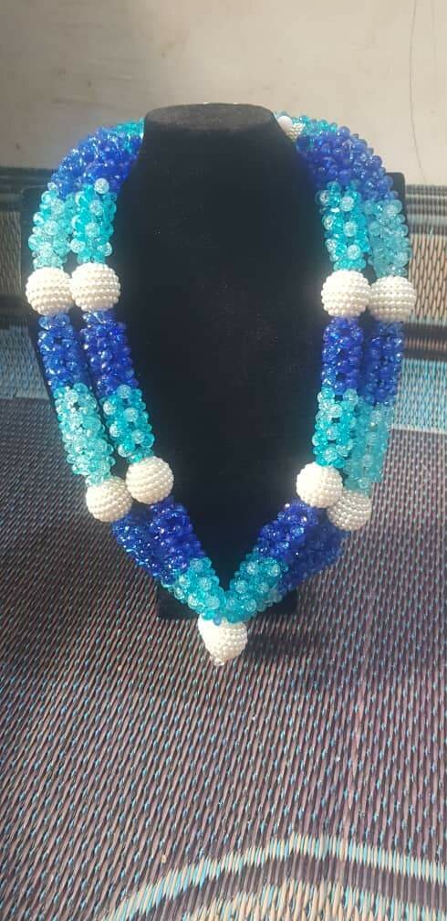 Collier perles colorées élégantes