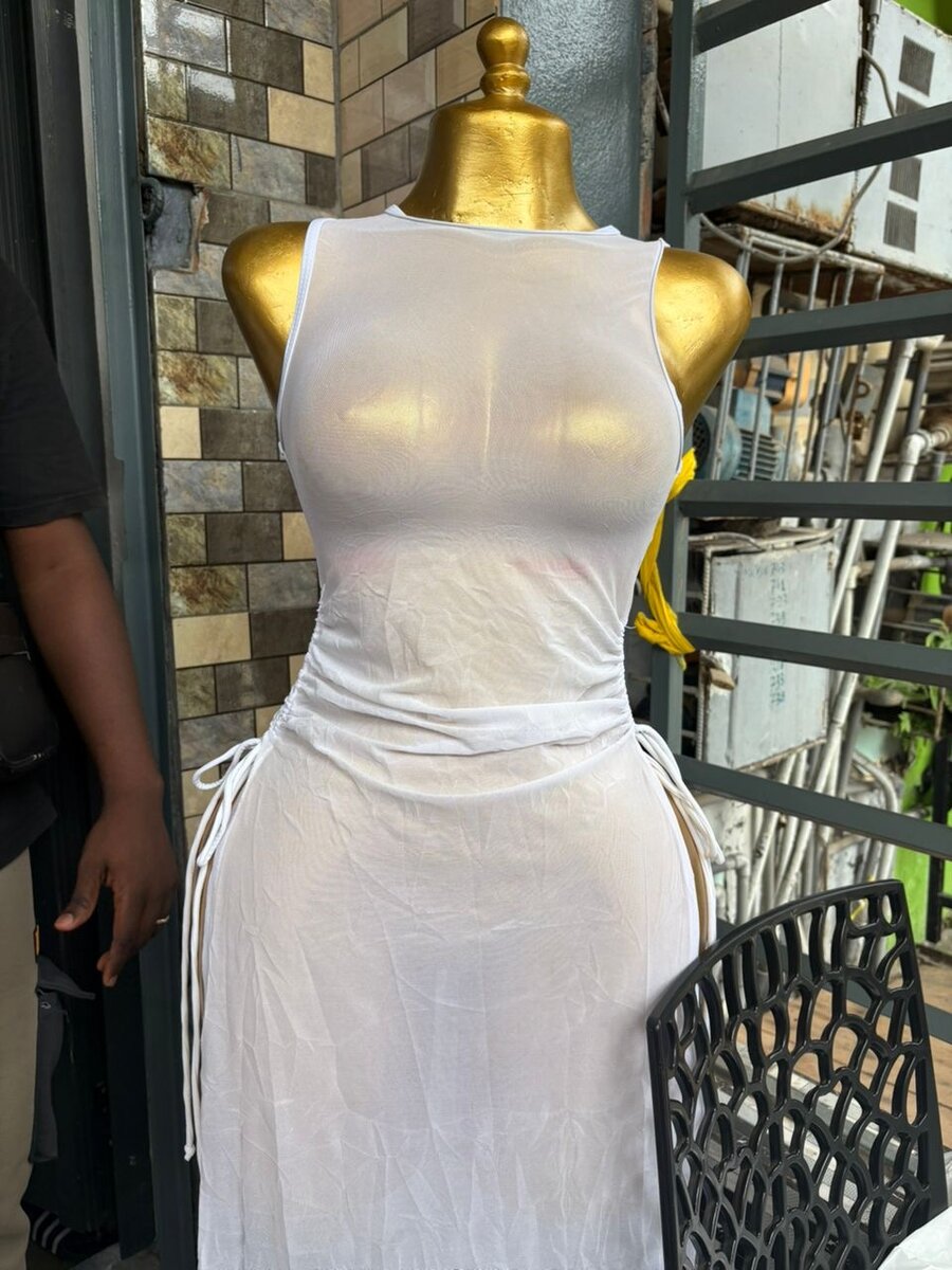 Robe blanche longue élégante