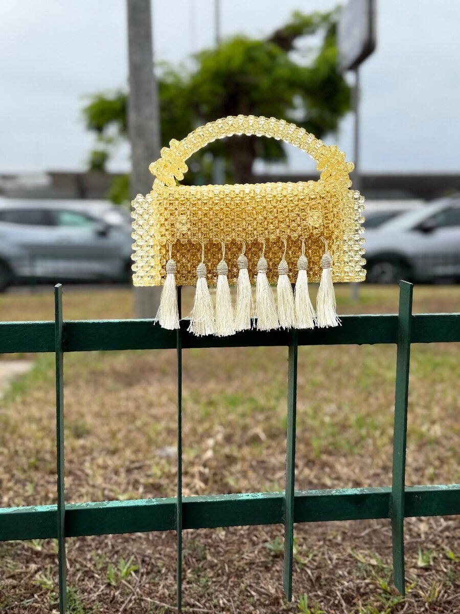 Sac à main perlé avec franges