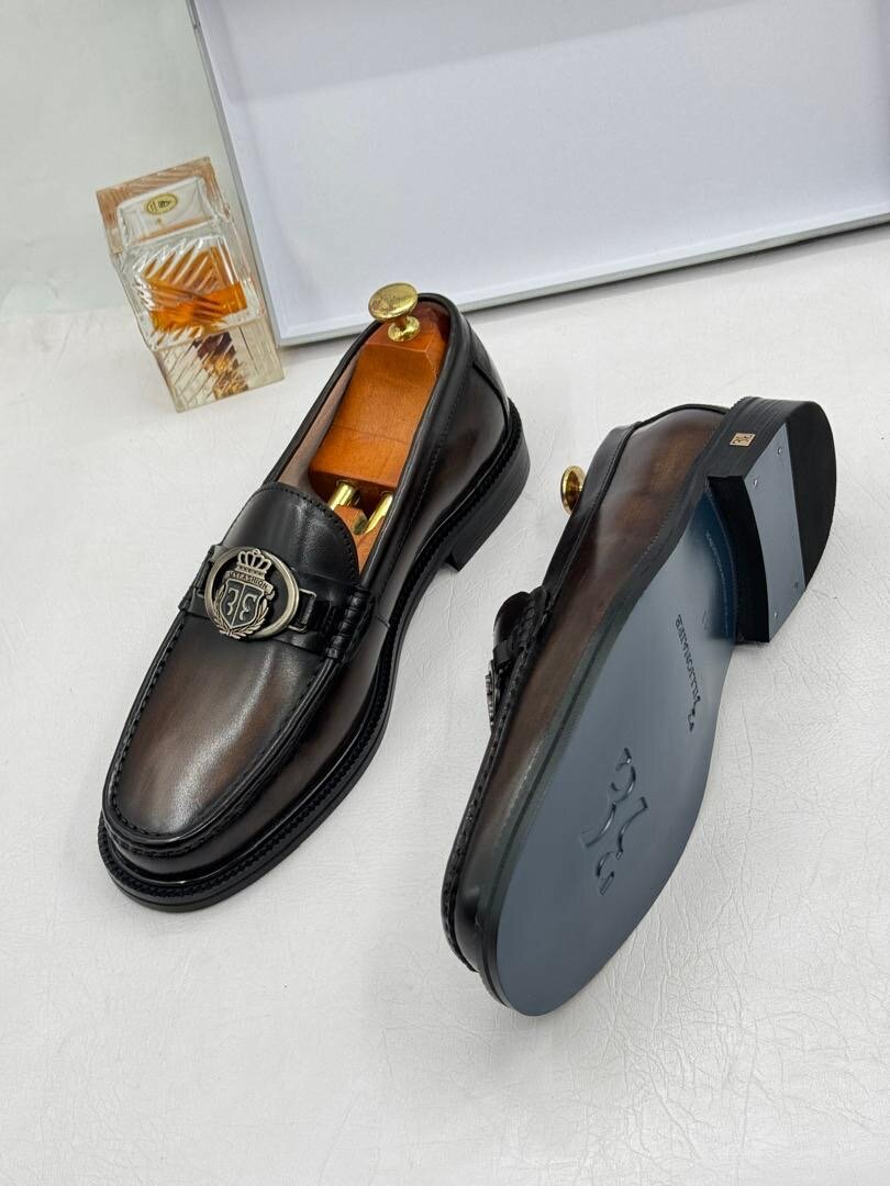Leather shoes