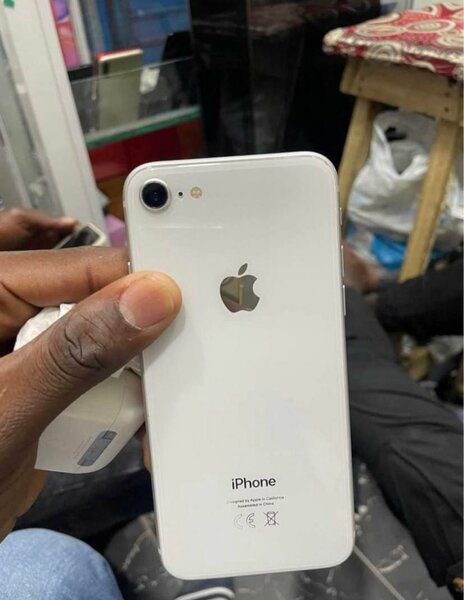 iPhone 8simple blanc 64GB
