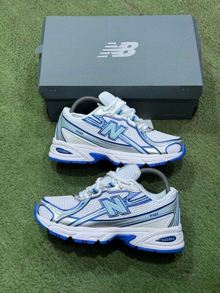 Sneakers New Balance 740