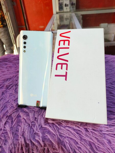 LG VELVET