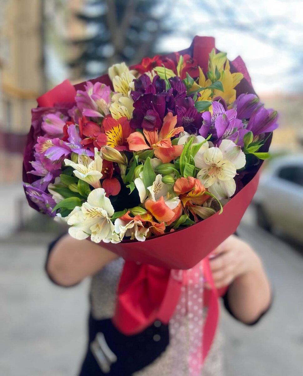 Букет из альстромерии