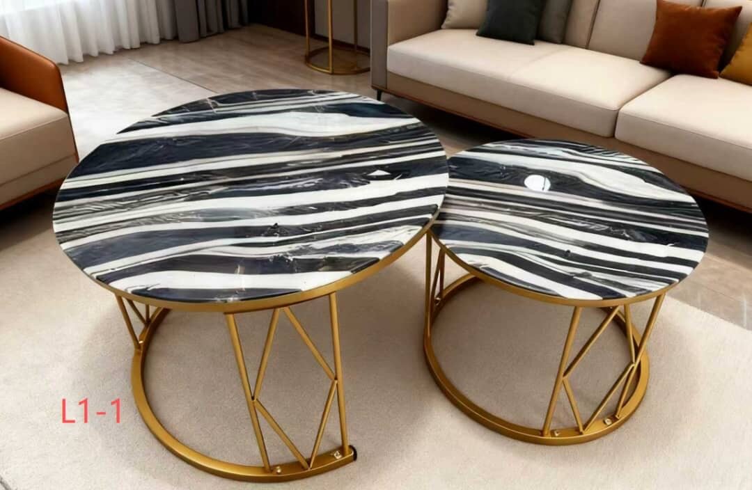 Tables basses marbre doré