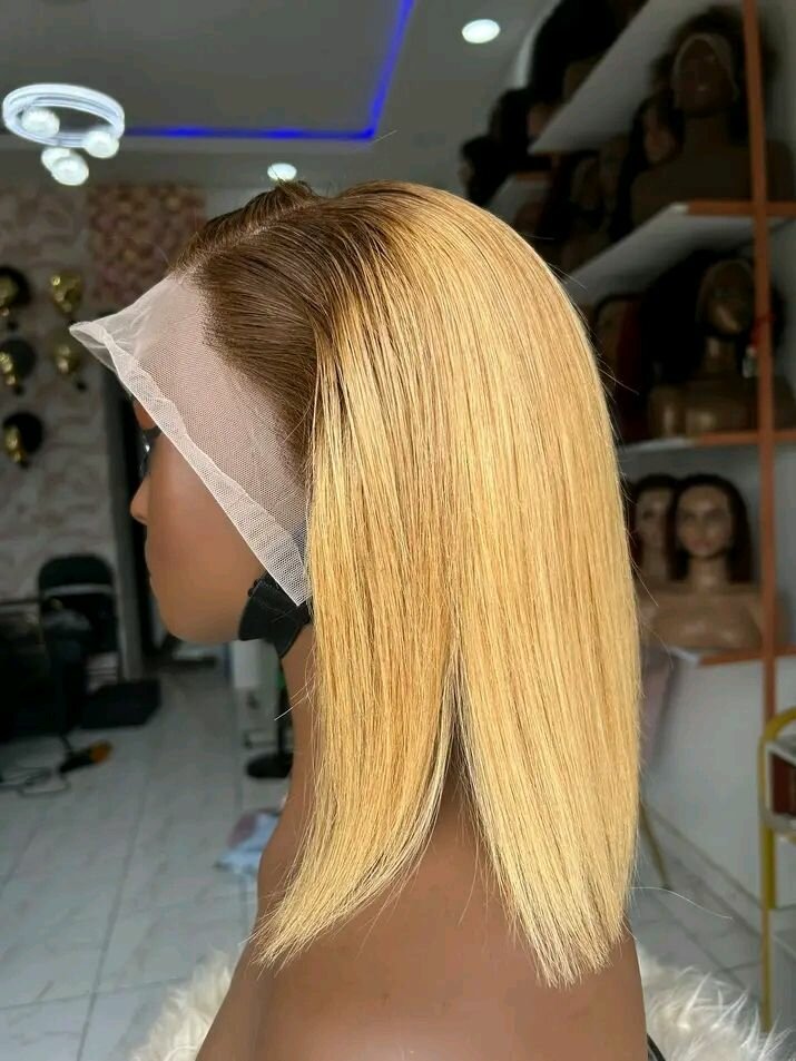 Perruque en Dentelle Blondes