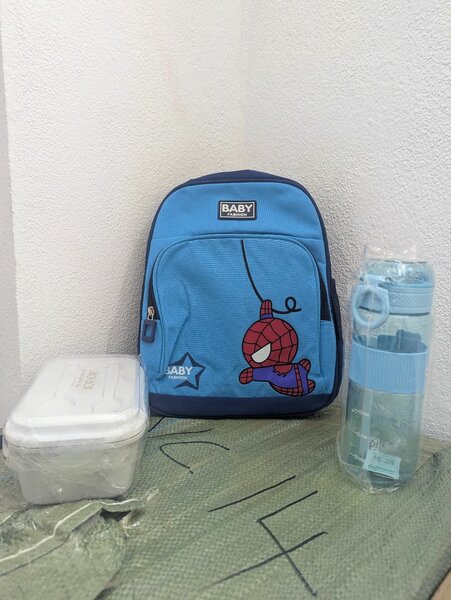 Sac à dos enfant avec bouteille