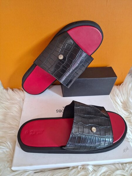 Sandales modernes en cuir