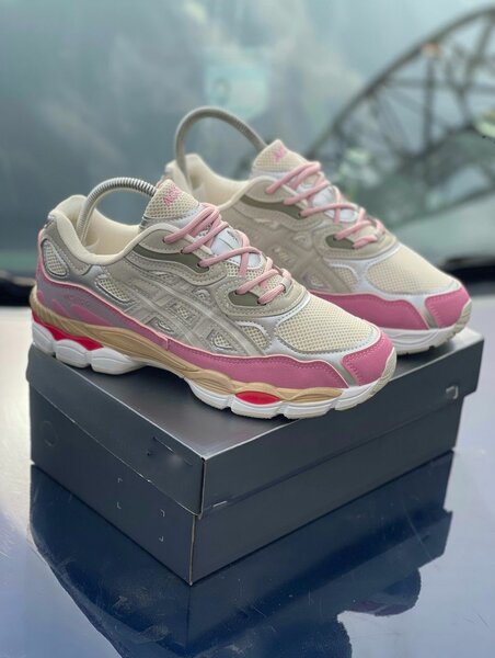 Chaussures femme beige et rose