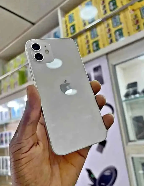 iPhone 11 simple très propre