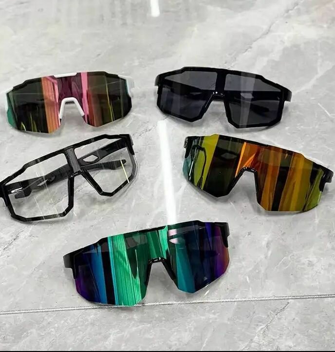 Lunettes de soleil sportives et élégantes