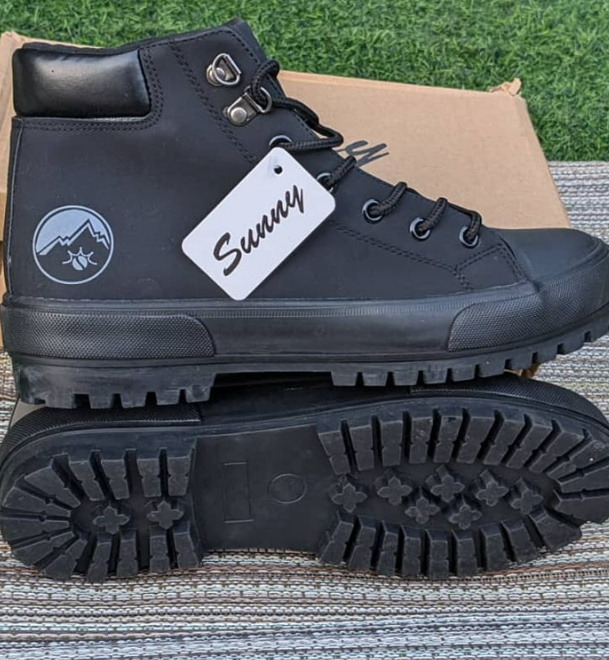 Sunny boots
