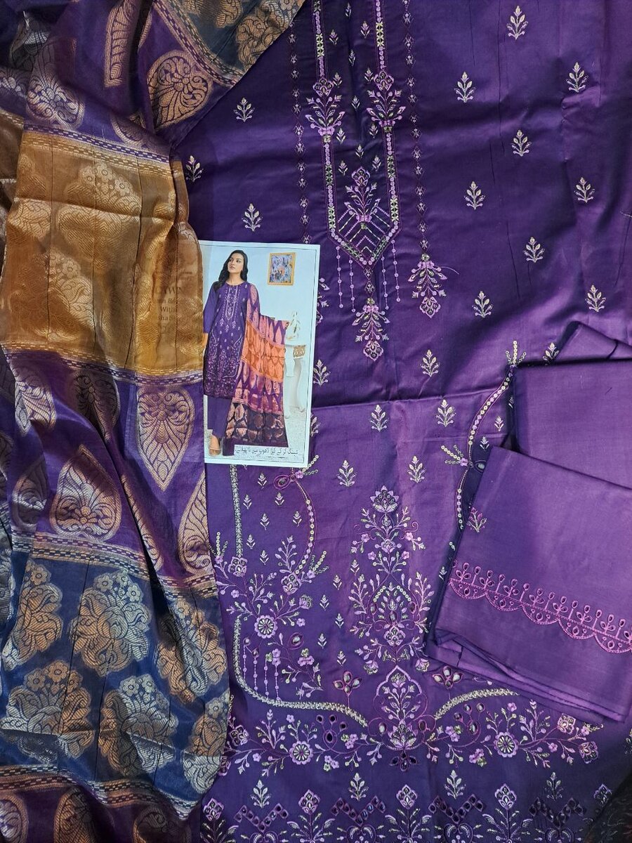 Embroidered lawn 3pc suit