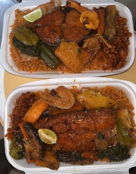 Plat de riz épicé avec poisson