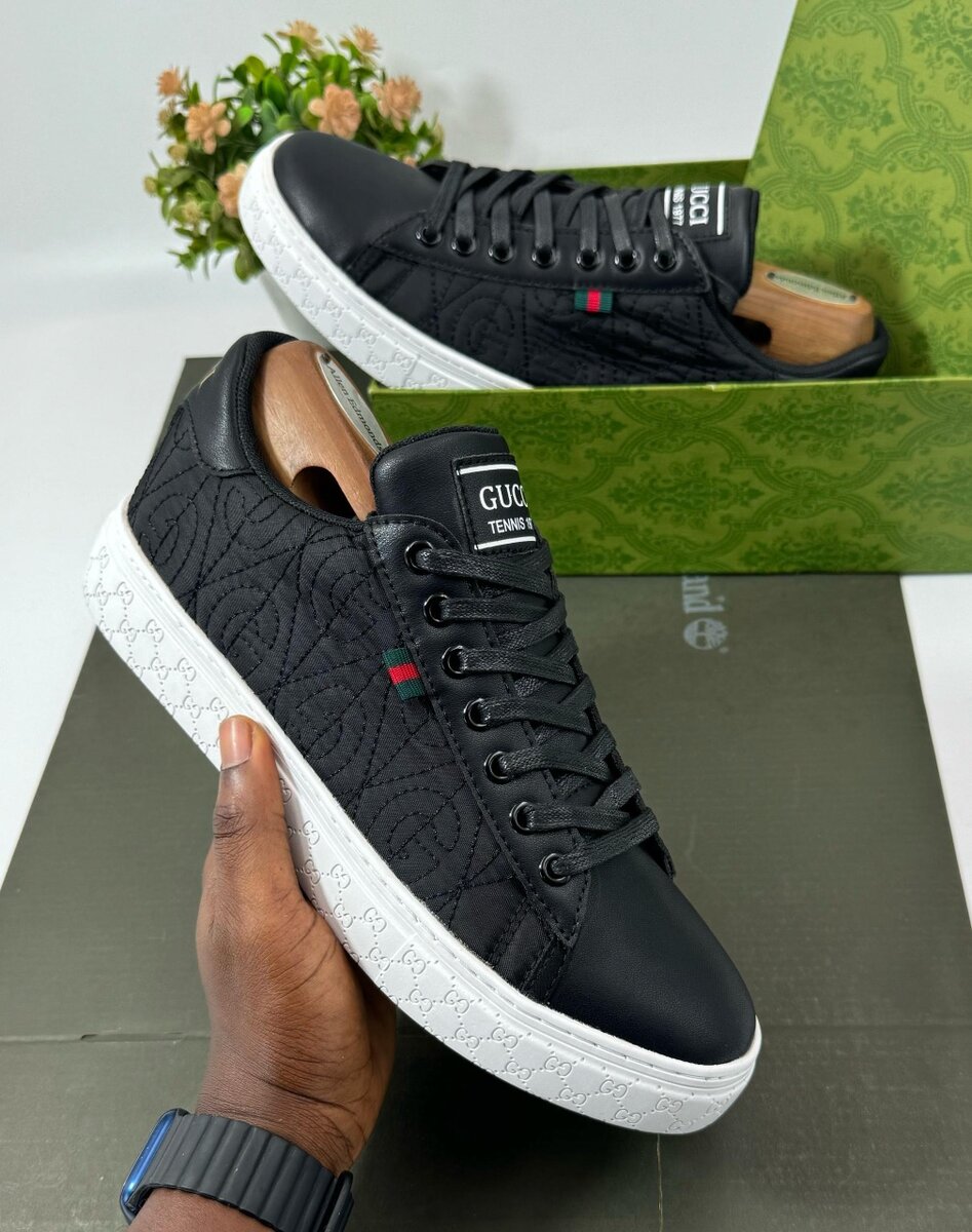 GUCCI BLACK AND WHITE