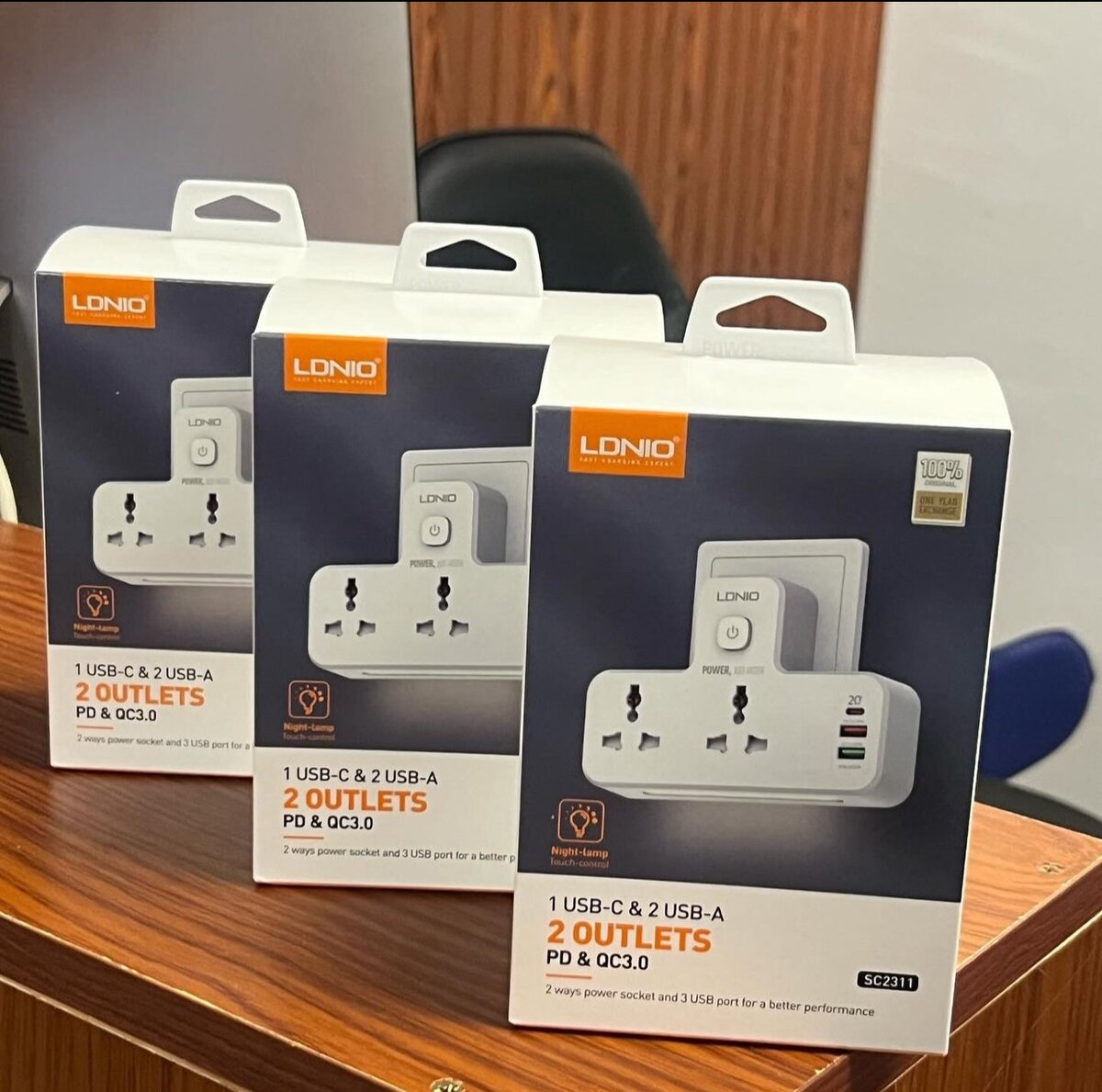 LDNIO Universal 3 USB Port PD QC 3.0 10A 2 AC Power S