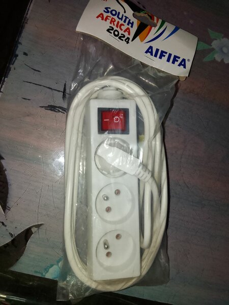 Multiprise électrique avec interrupteur