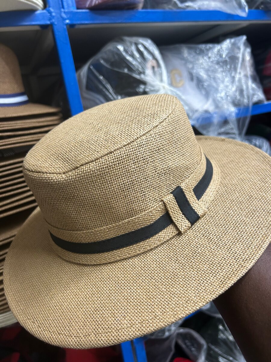 Chapeau Fedora en paille élégante