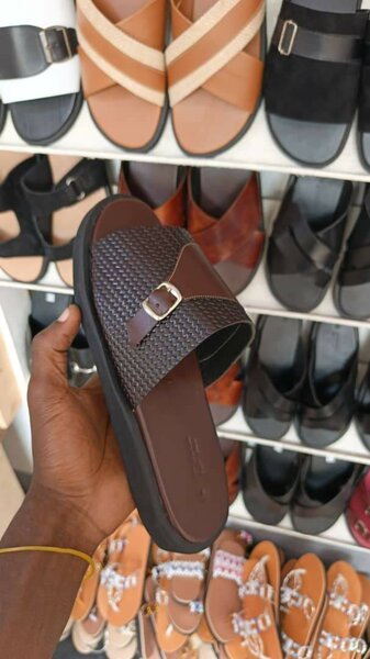 Sandales en cuir tressé