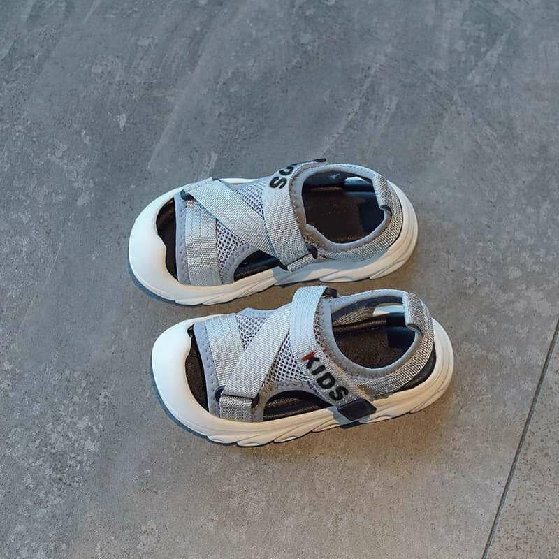 Chaussure en maille, semelle souple légère