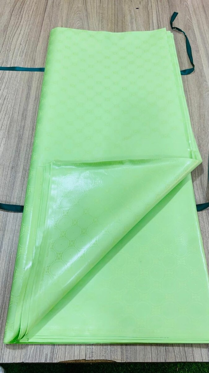 Nappe imperméable colorée