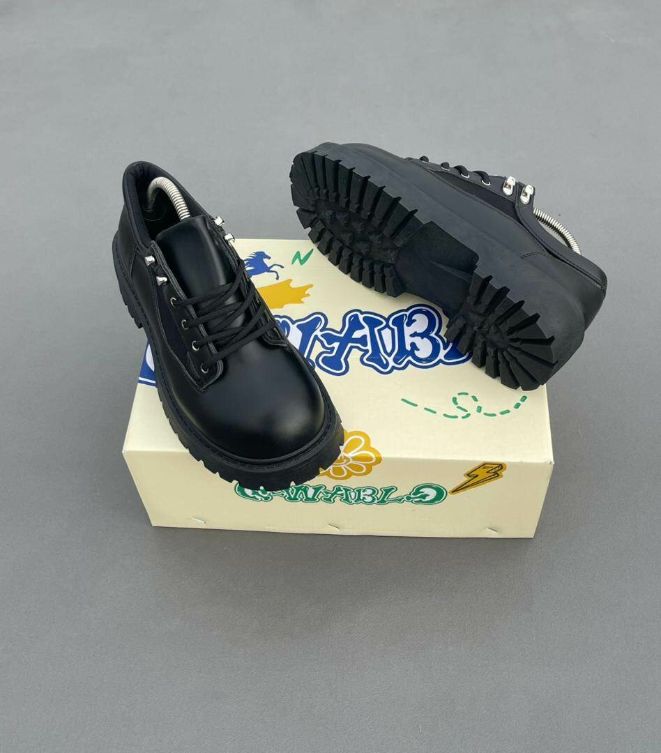 Chaussures Noires Homme Résistantes