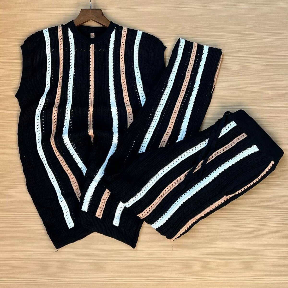 Fashion Top And Down