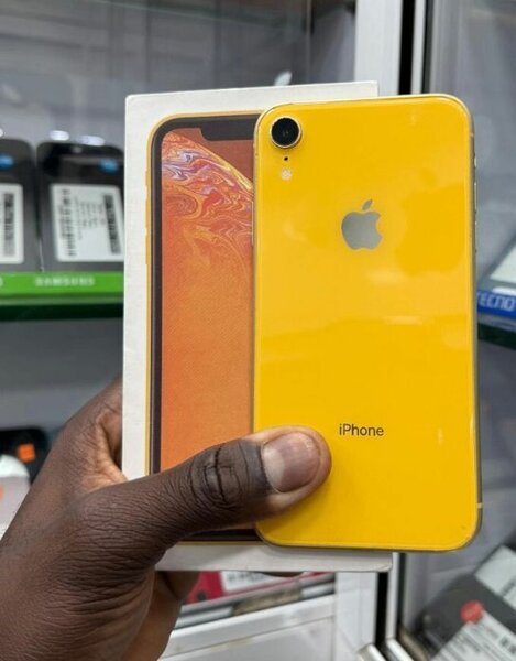 iPhone XR jaune