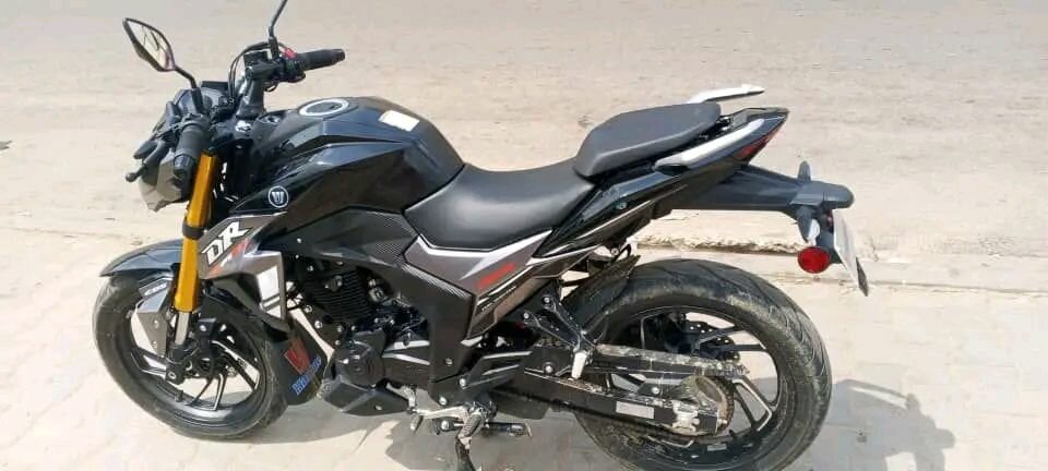 Moto sportive DRX noire