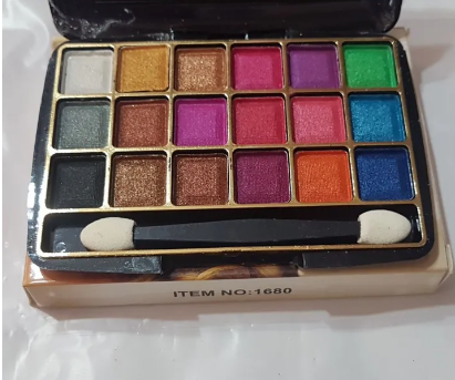 18 COLOR MAKE UP KIT