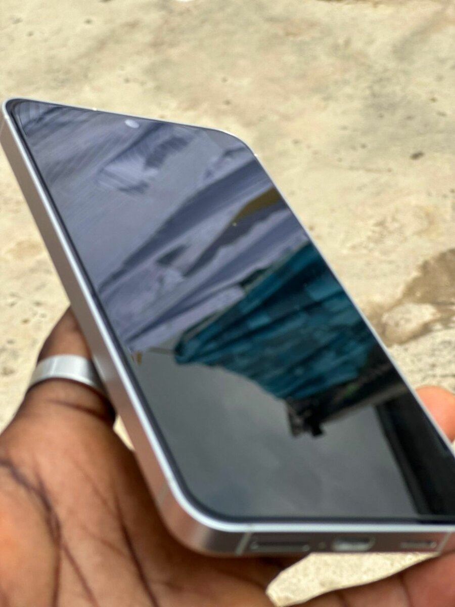 Samsung s24 plus 5l2gig and 12 ram