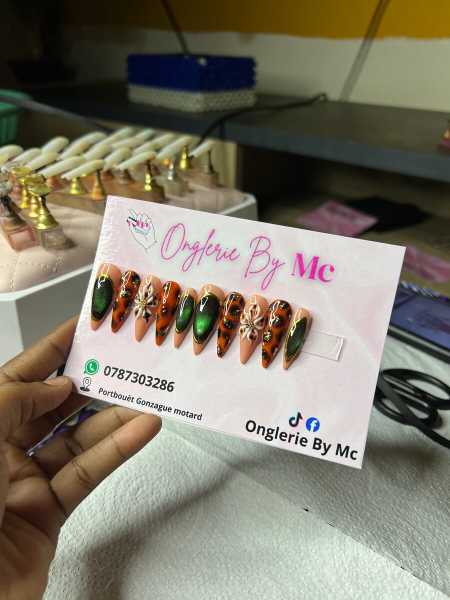 Ongles amovibles artistiques