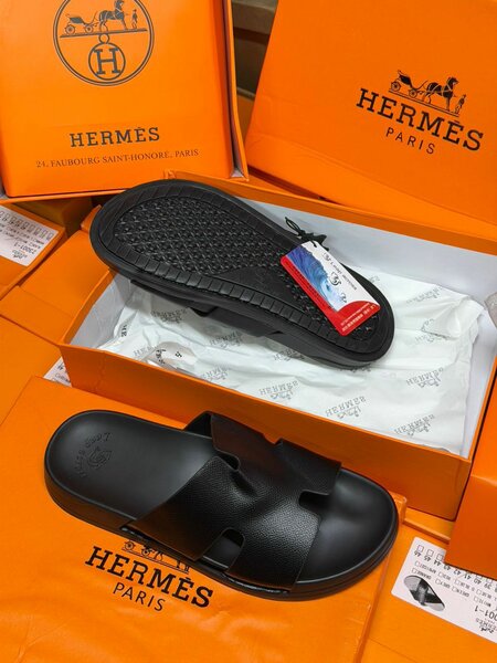 Sandales en cuir noir Hermès