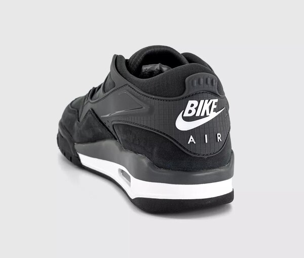 Baskets noires Air élégantes