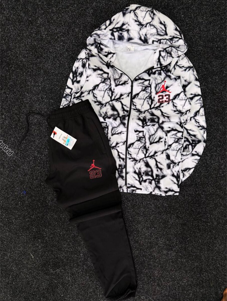 Ensemble sweat à capuche et pantalon