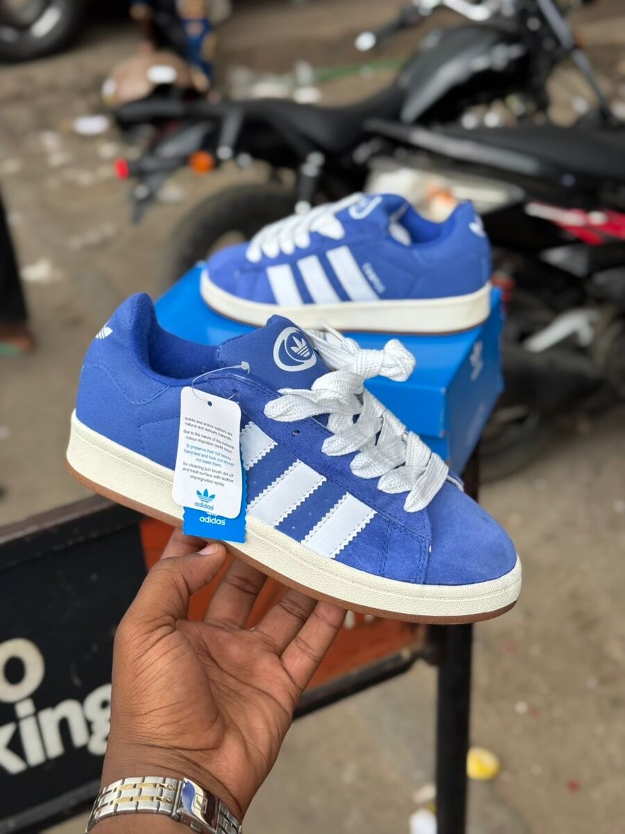 Chaussures de sport bleues tendance