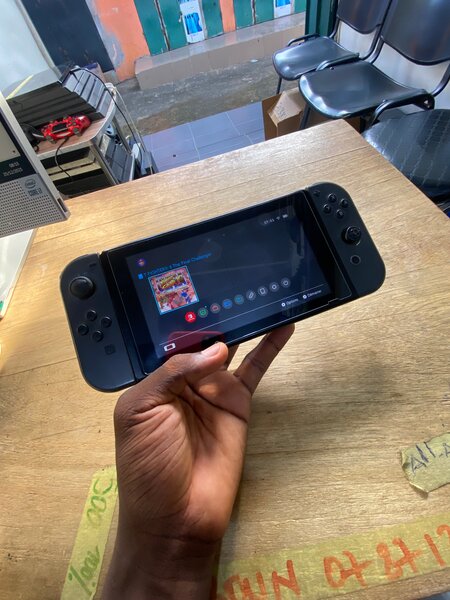 Nintendo Switch Console