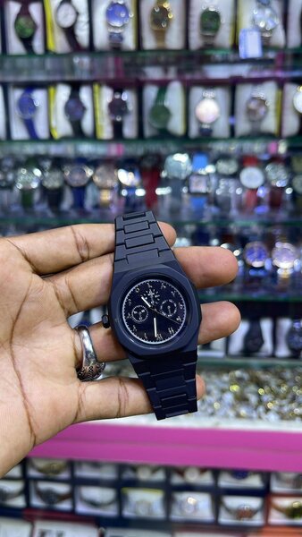 Montre bracelet noir élégante