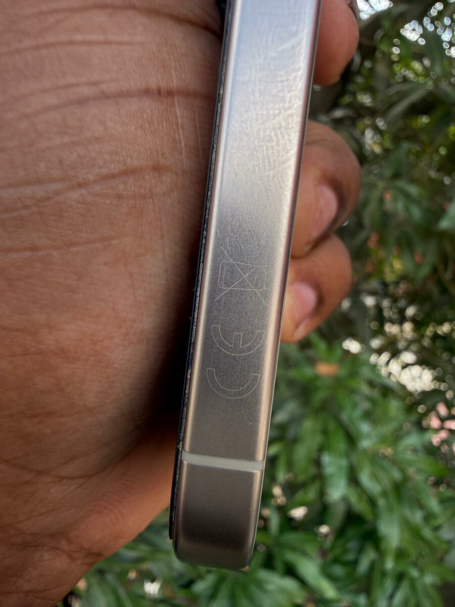 iPhone 15 Pro Max 256 Go CE