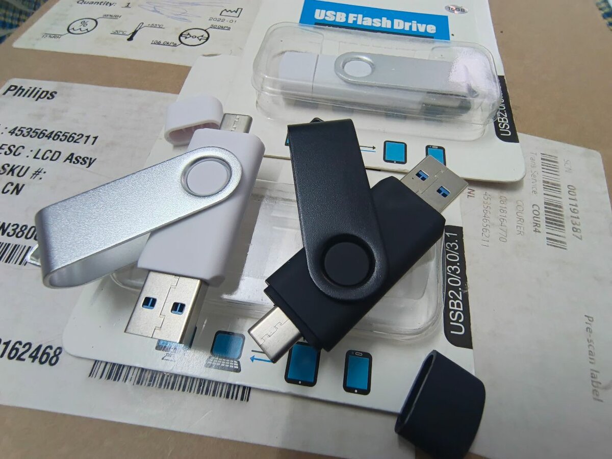 32 GB - Clé USB Modèle 2en1