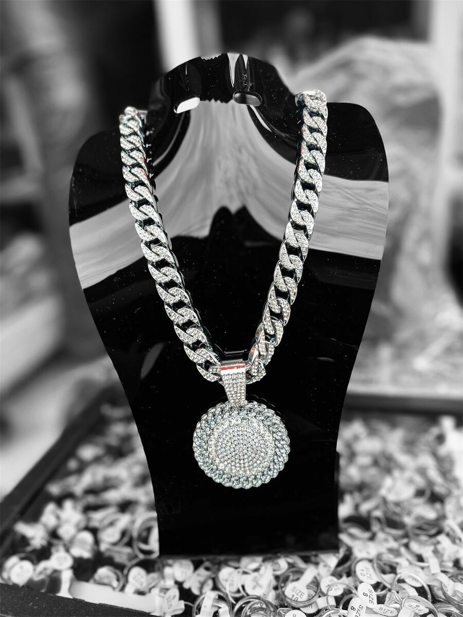 Collier chaîne cubain élégante