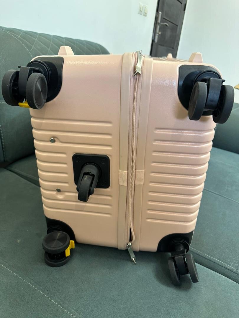 Smart Travel Suitcase with USB