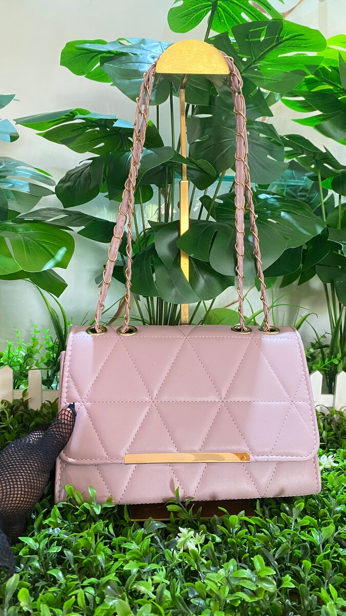 Sac à main élégant rose