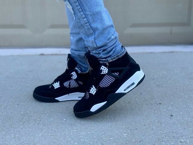 AIR JORDAN 4