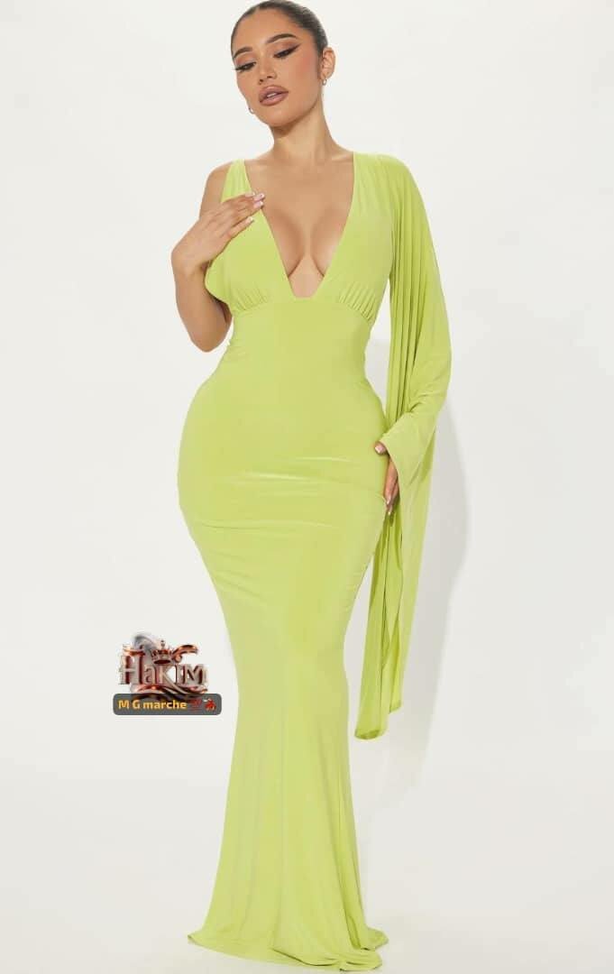 Robe élégante dos nu