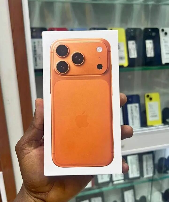 iPhone 17 pro max Orange