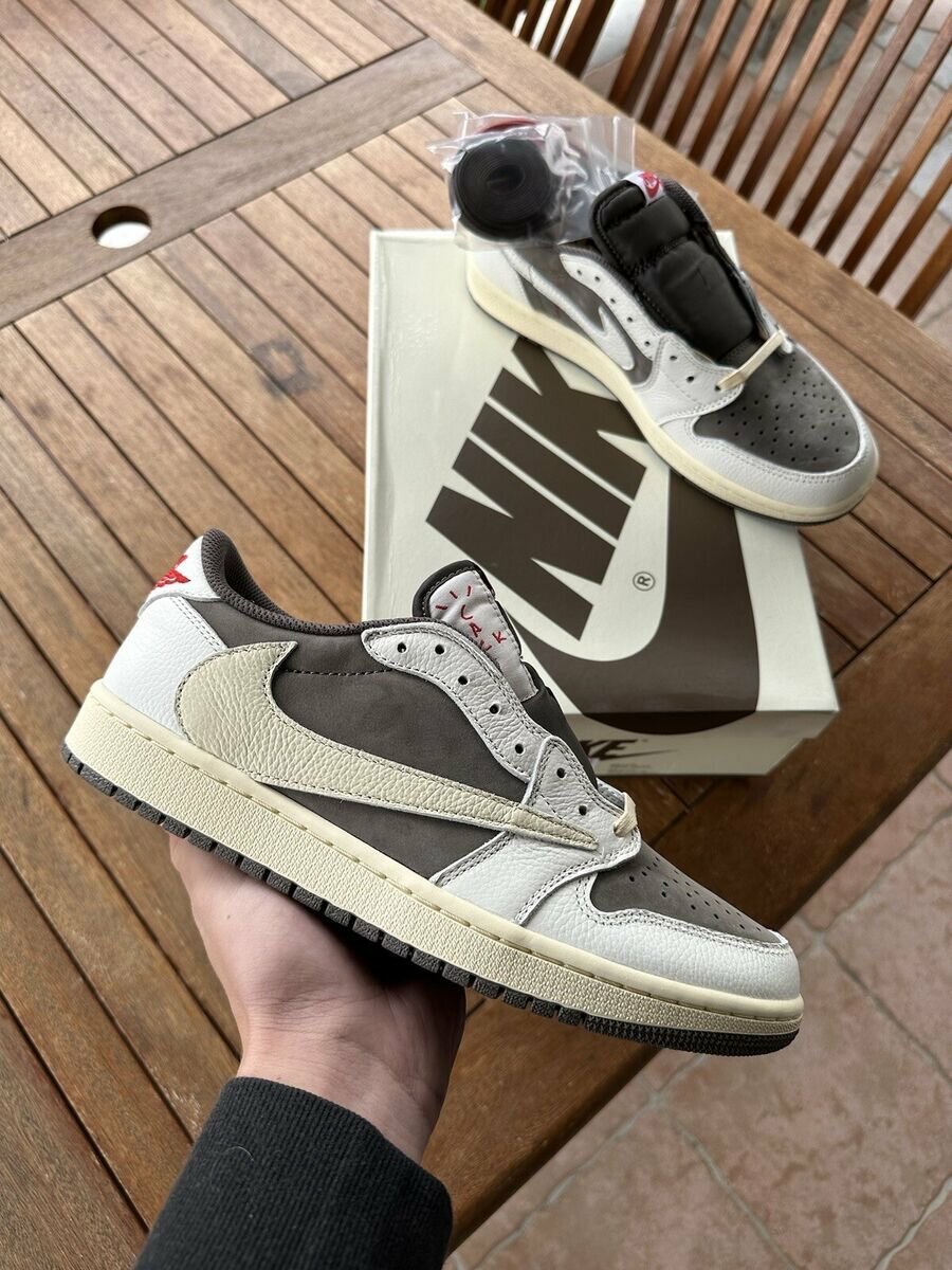 Air Jordan 1 low Travis Scott