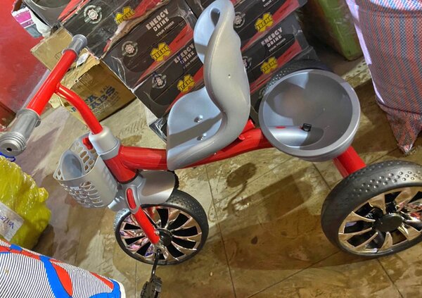 Tricycle pour enfants robuste