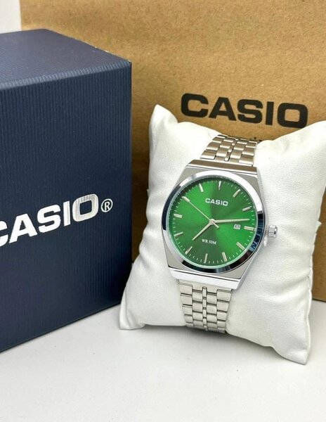 Montre Casio acier vert